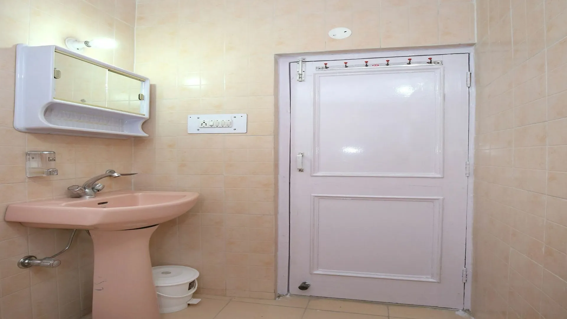שימלה Spacious 2Bhk Sanjauli With All Amenities